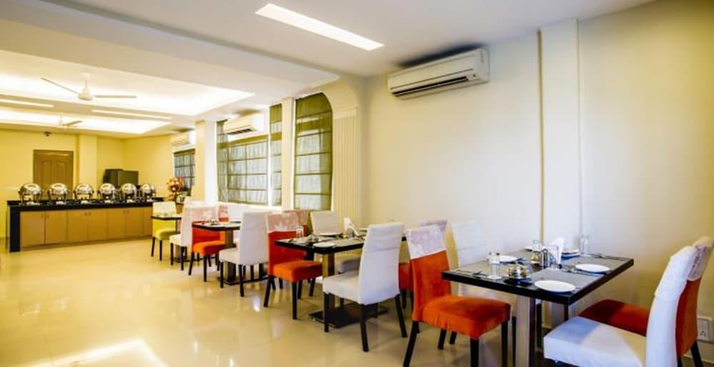 Clarks Inn Nehru Place New Delhi Eksteriør bilde
