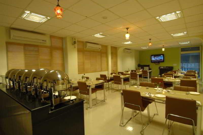 Clarks Inn Nehru Place New Delhi Eksteriør bilde